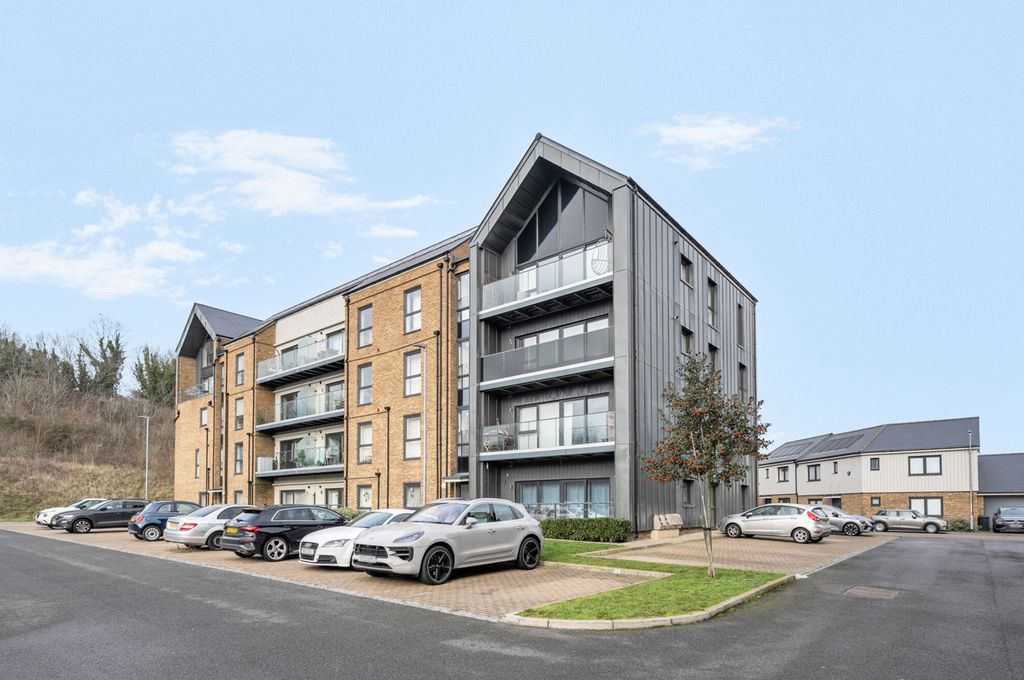 Property photo 1 of 12 External