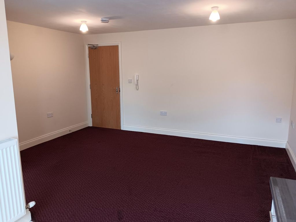 Property photo 2 of 12 Image