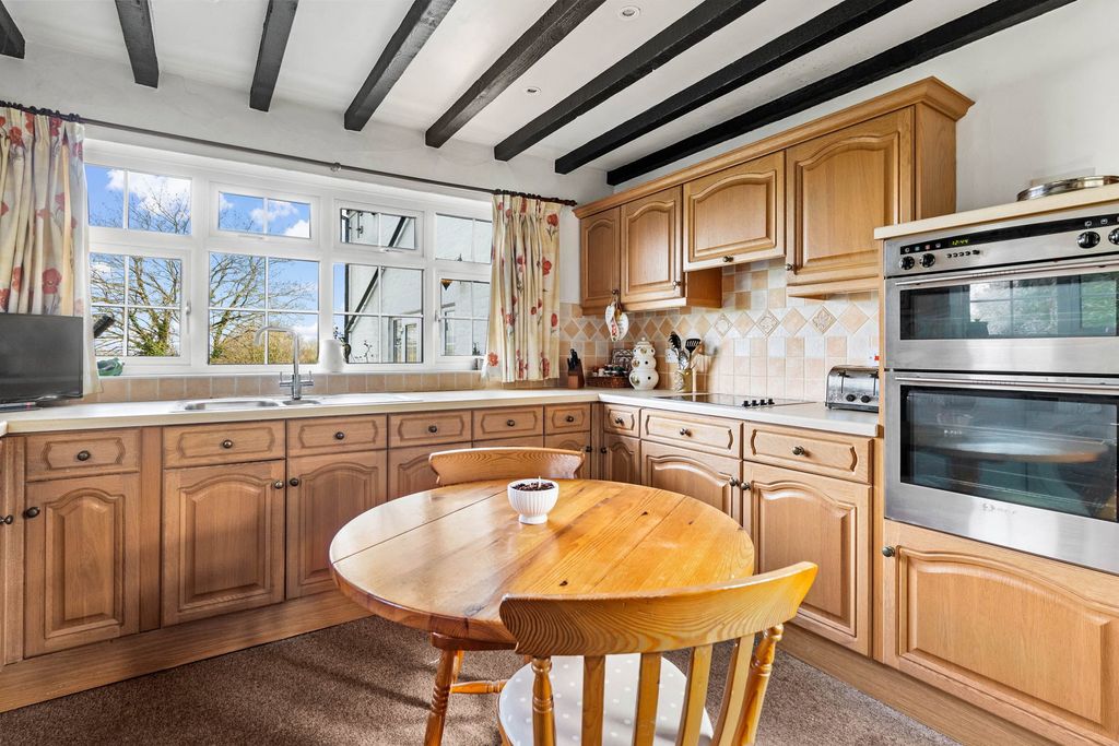 Property photo 2 of 27