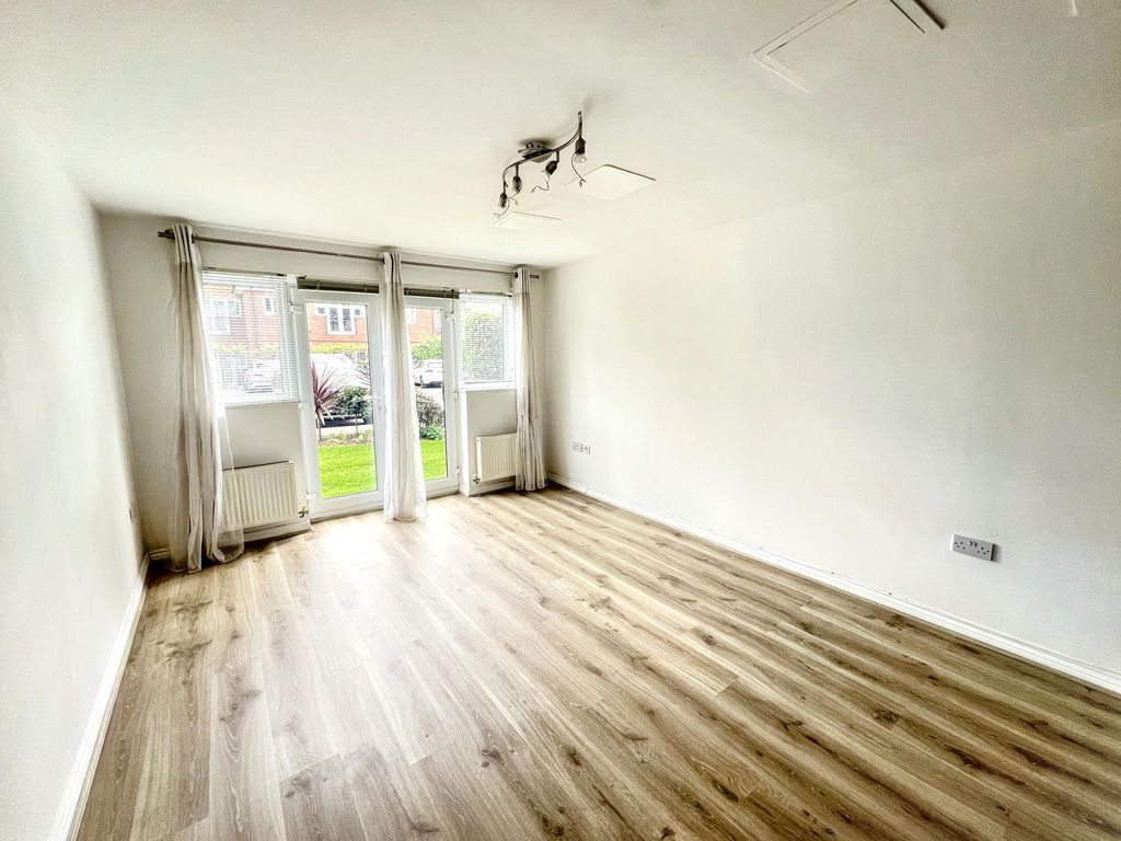 Property photo 2 of 10 Photo 2