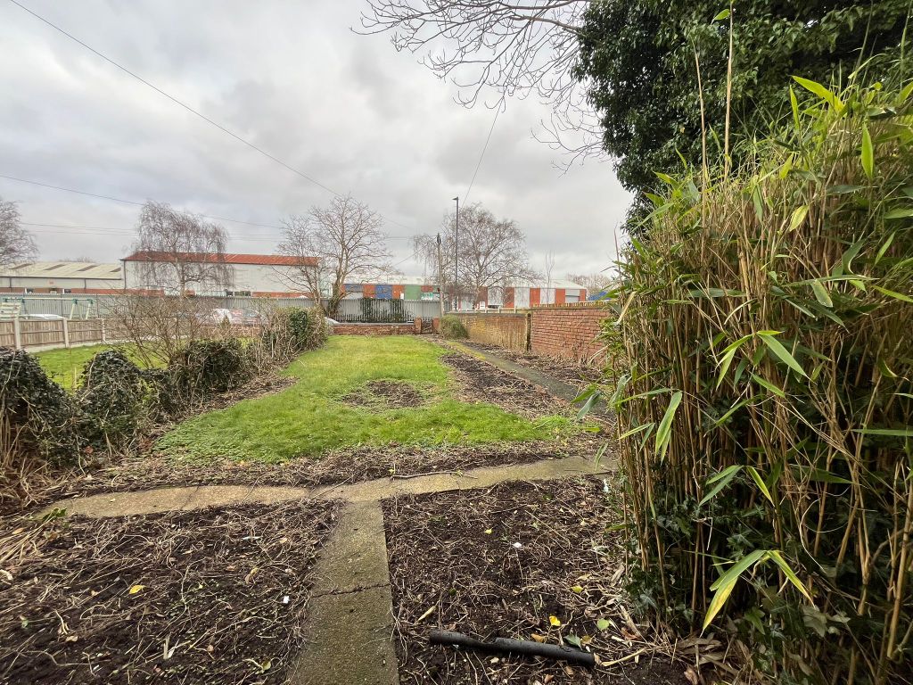 Property photo 2 of 15 Front Garden