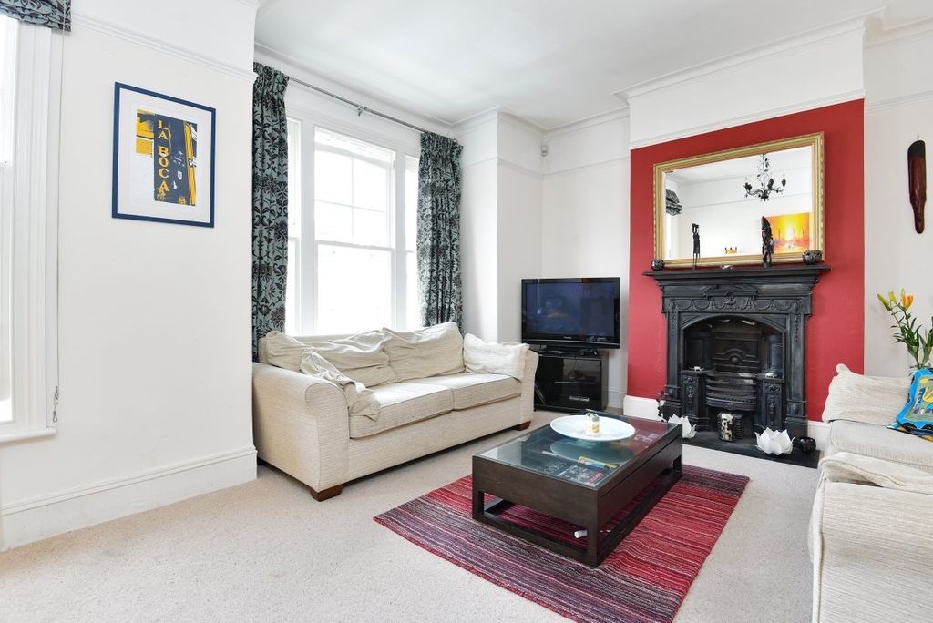 Property photo 2 of 7 Reception