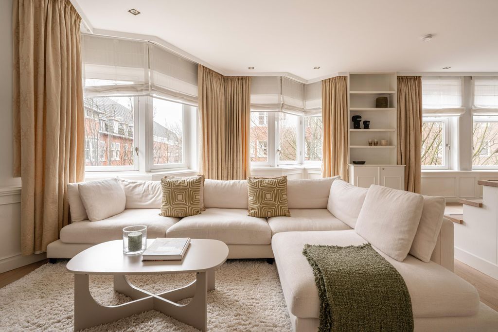 Property photo 2 of 40