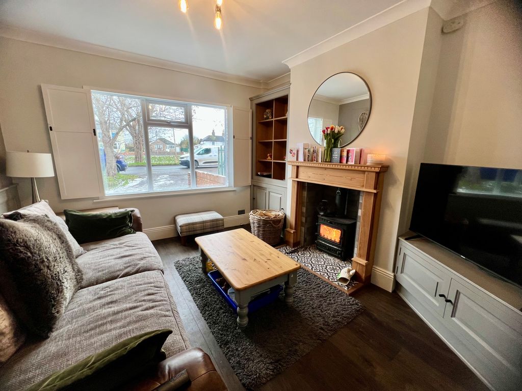 Property photo 2 of 8 Dining Room