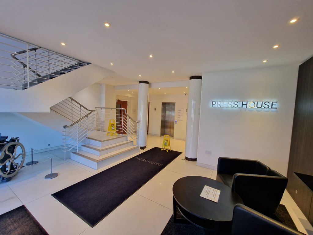 Property photo 3 of 15 Entrance Area With Wheelchair Access