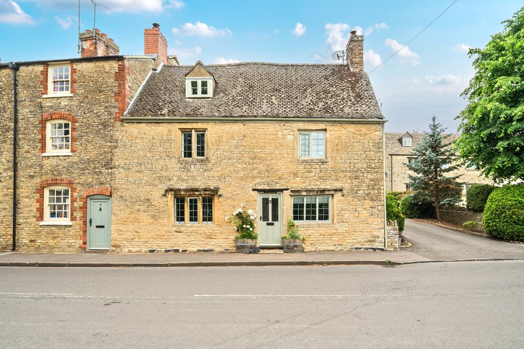 Property photo 1 of 36