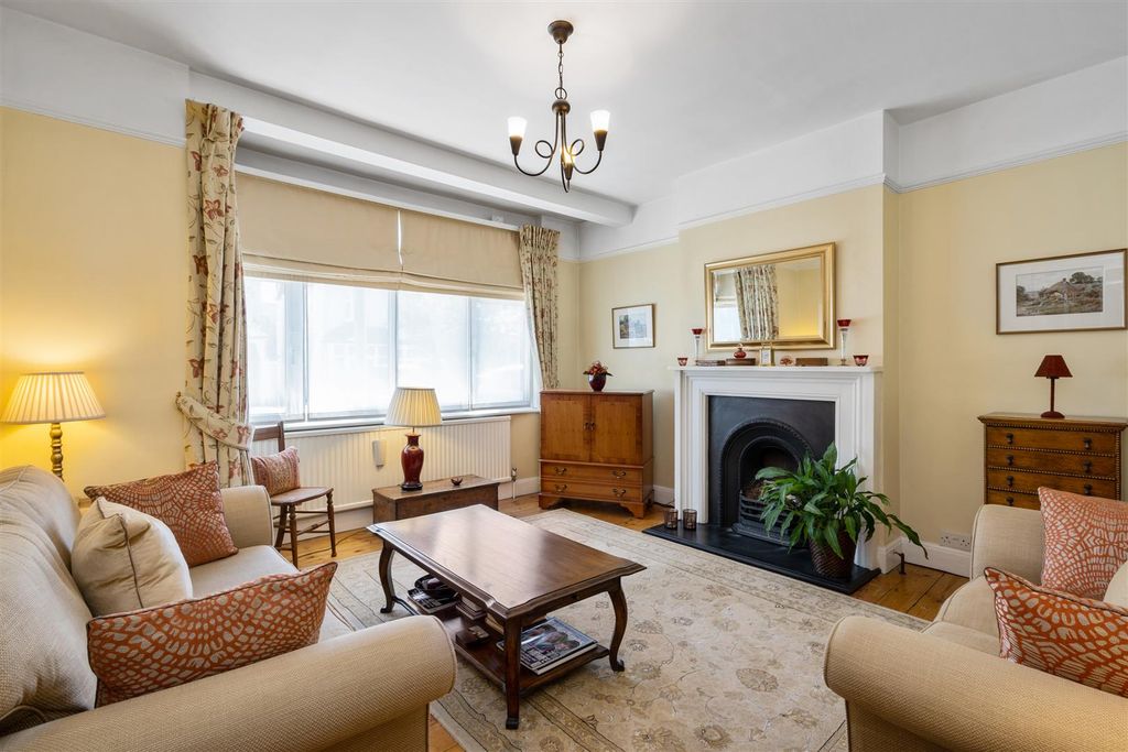 Property photo 2 of 18 Spacious Front Reception Room