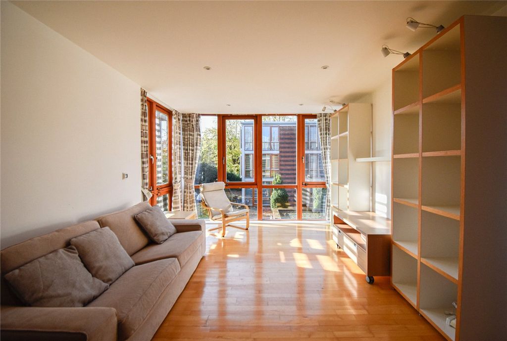 Property photo 2 of 11 Picture No. 25