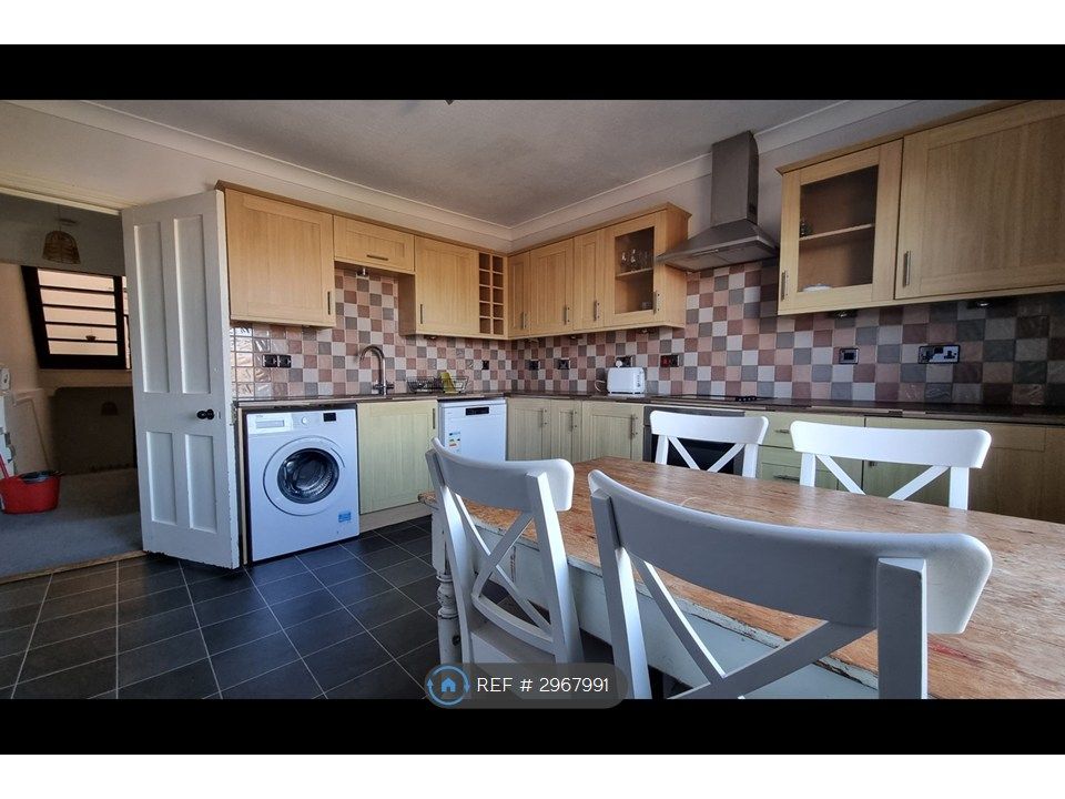 Property photo 3 of 9 Kitchen/Diner