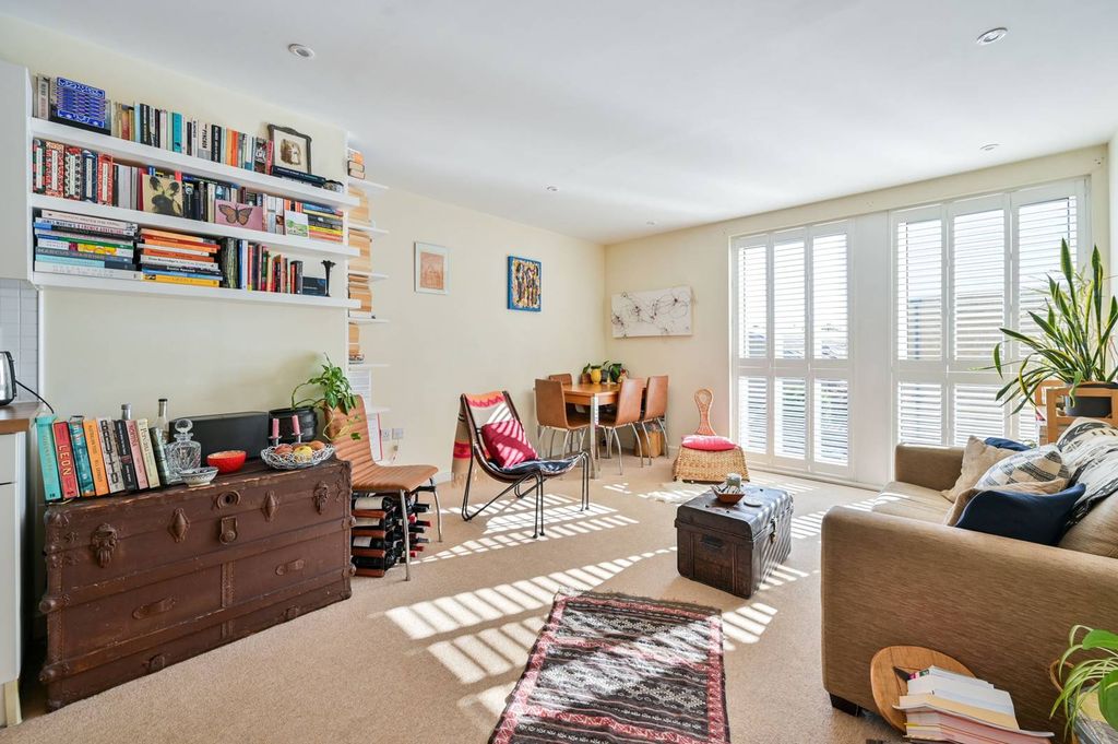 Property photo 1 of 8