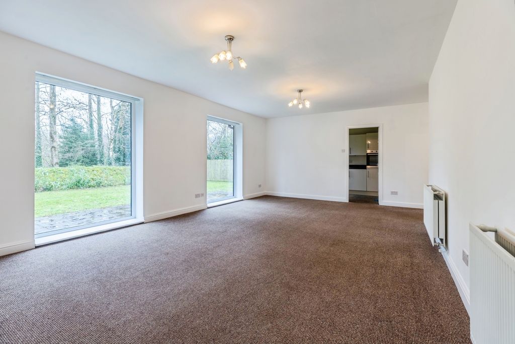 Property photo 2 of 16 Pbox-Img.Jpg