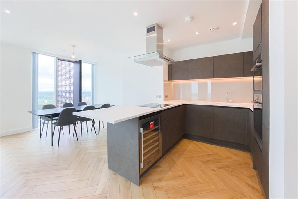 Property photo 1 of 2