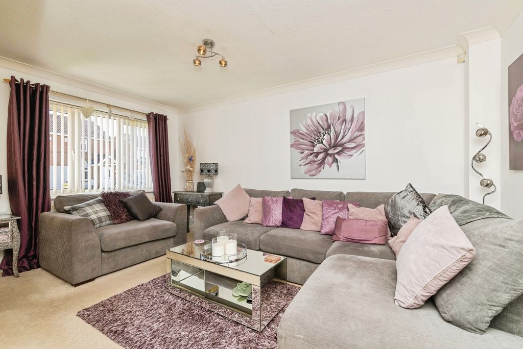 Property photo 2 of 13 Pbox-Img.Jpg