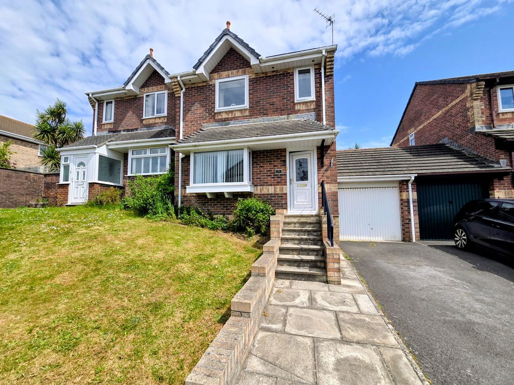 Property photo 1 of 12