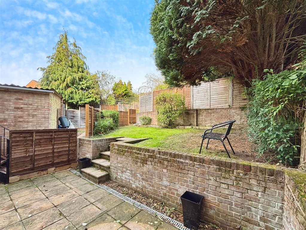Property photo 3 of 12 6Ae95Adc-Photo 209-18-25 2C 2017 2024 2013.Jpg