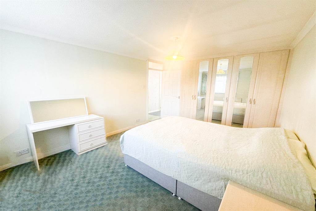 Property photo 1 of 19 (Main)