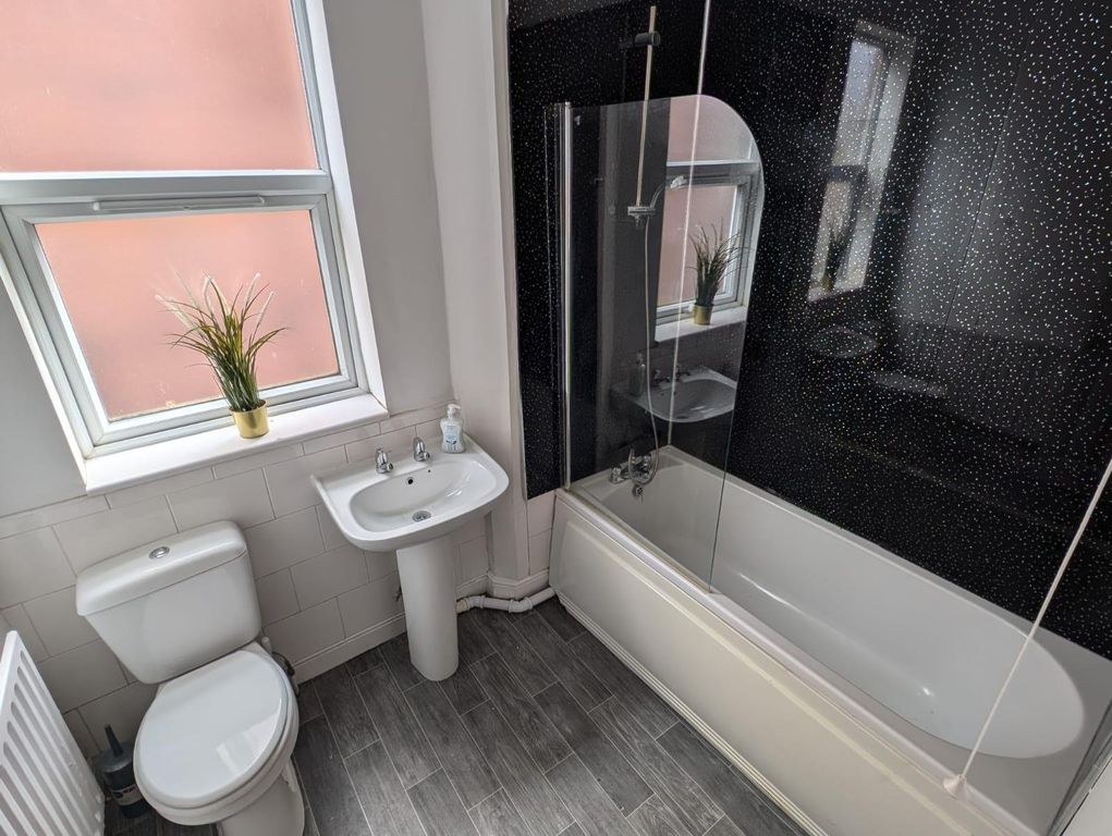 Property photo 3 of 6 Picture No. 31