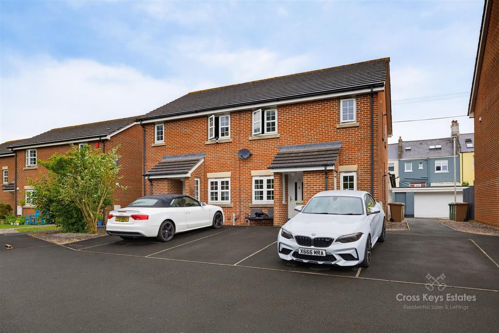 Property photo 1 of 11 Cross Keys Estates Lettings Department