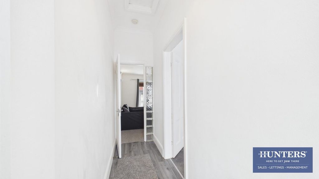 Property photo 2 of 13 Hallway