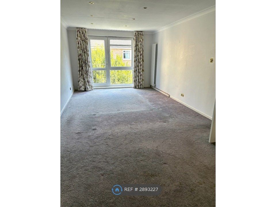 Property photo 3 of 17 Large Lounge With Juliette Balcony