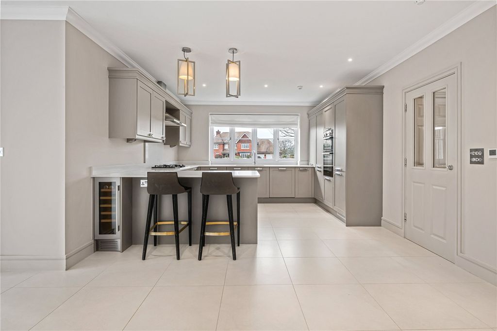 Property photo 3 of 17 Picture No. 15