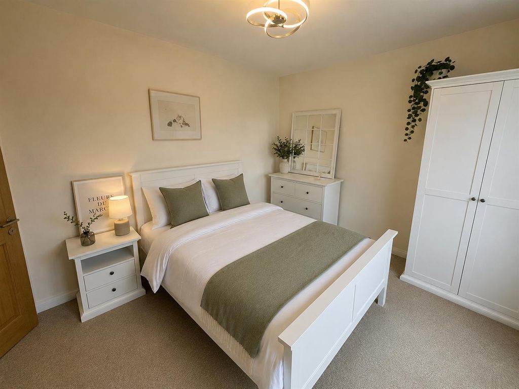 Property photo 1 of 7 Room 2