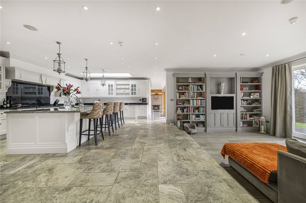 Property photo 3 of 47 Kitchen/Diing/Snug