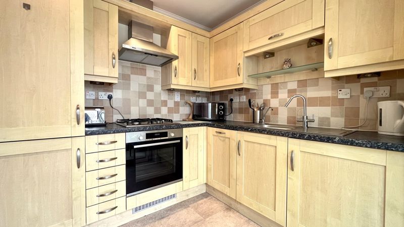 Property photo 3 of 14 Kitchen