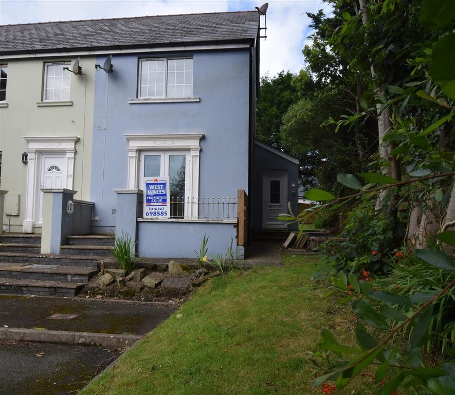 Property photo 1 of 12 Externally