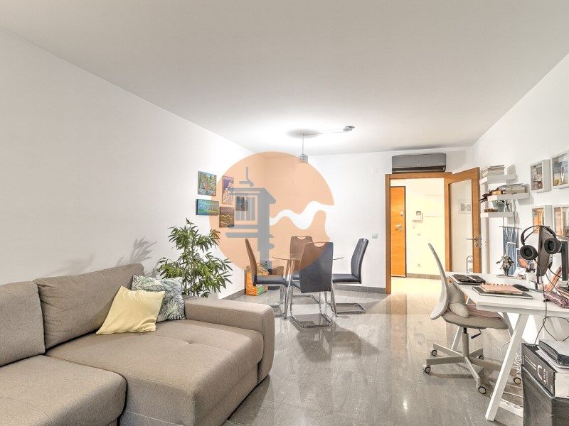 Property photo 1 of 40