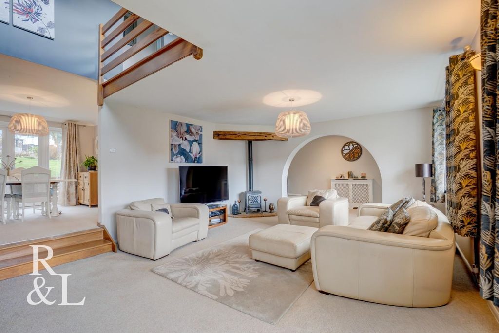 Property photo 2 of 36 Batched (13).Jpg