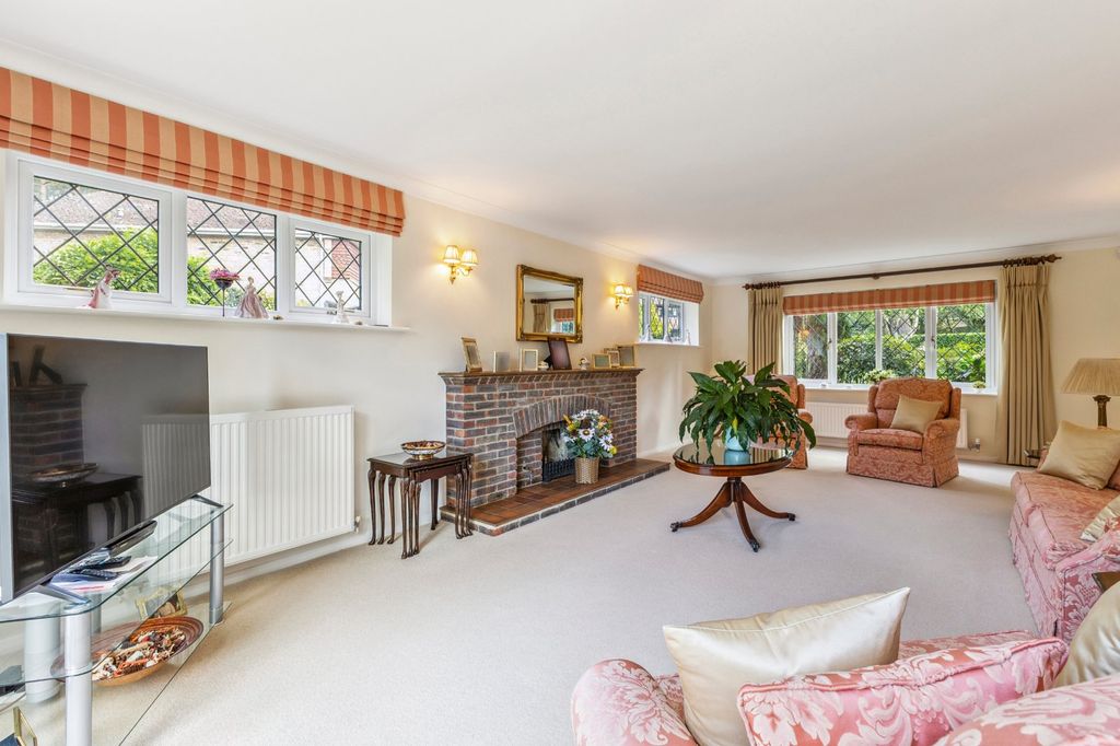 Property photo 2 of 16 Living Room