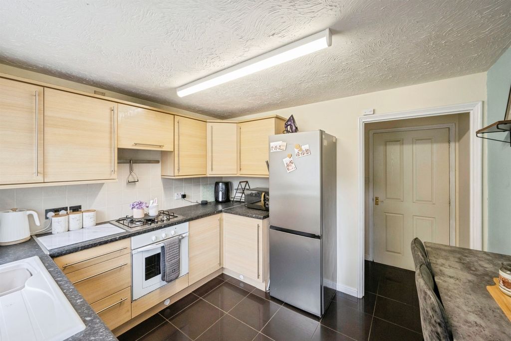 Property photo 3 of 14