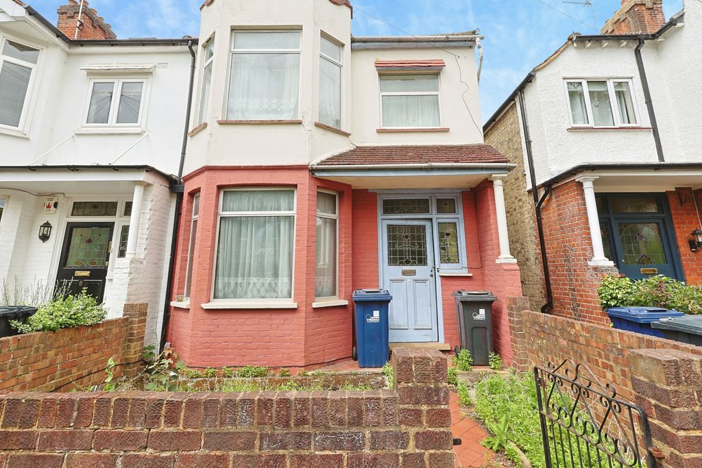 Property photo 2 of 22
