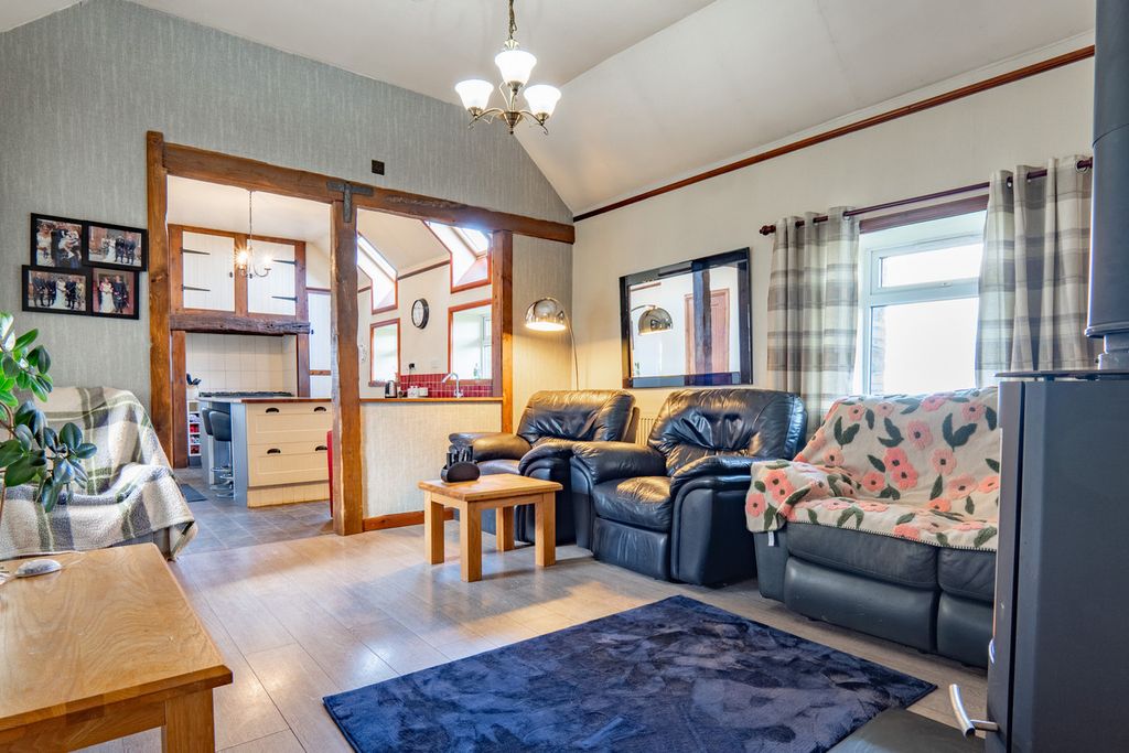 Property photo 3 of 36