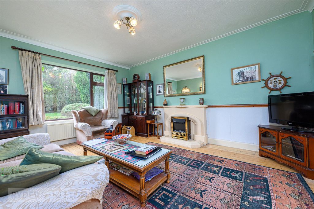 Property photo 3 of 23 Living Room