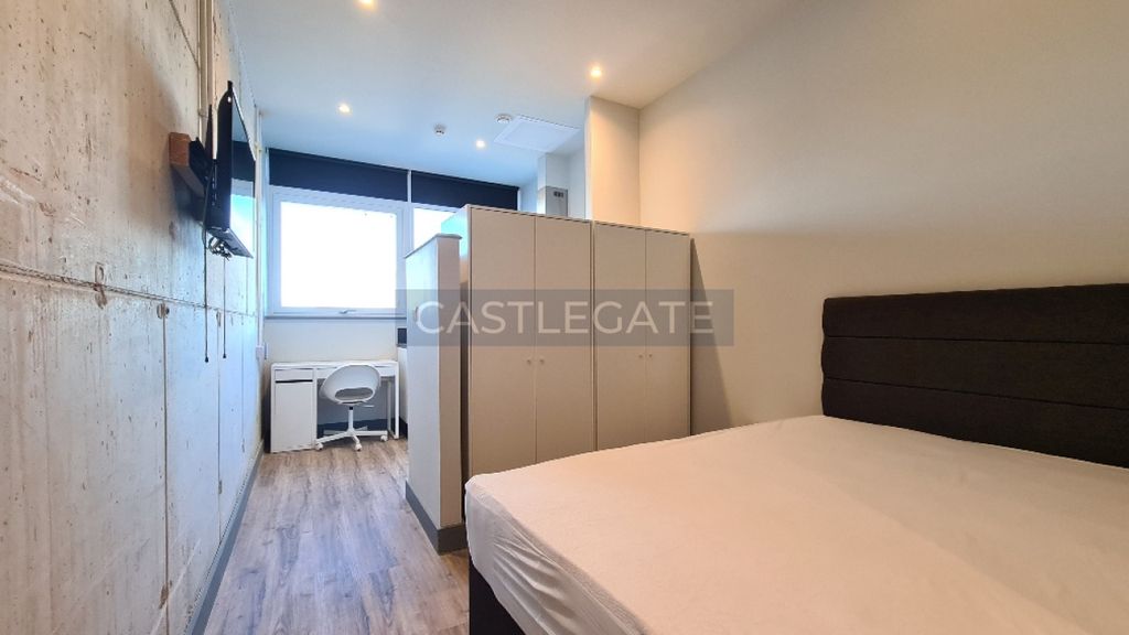 Property photo 2 of 9 Room 74, Renaissance Works, 103 New Street, Huddersfield, HD1 2Tw