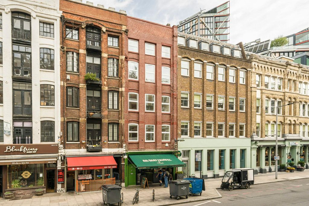 Property photo 1 of 8 132 Southwark Street External.Jpg