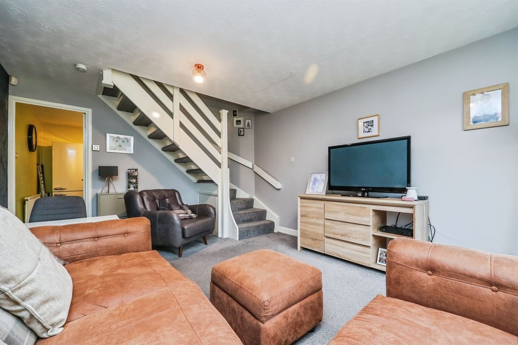 Property photo 3 of 17