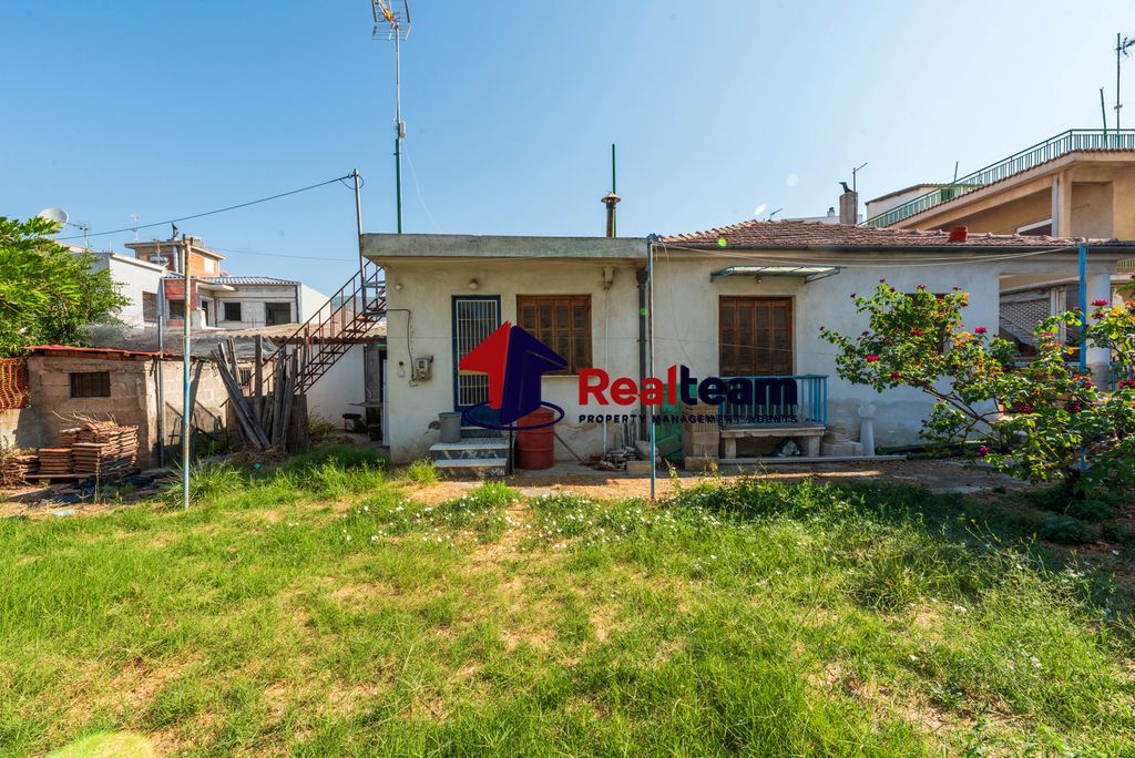 Property photo 2 of 27