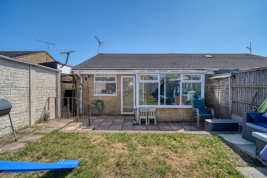 Property photo 2 of 8 Rear