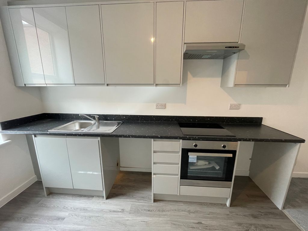 Property photo 2 of 6 Kitchen (2)