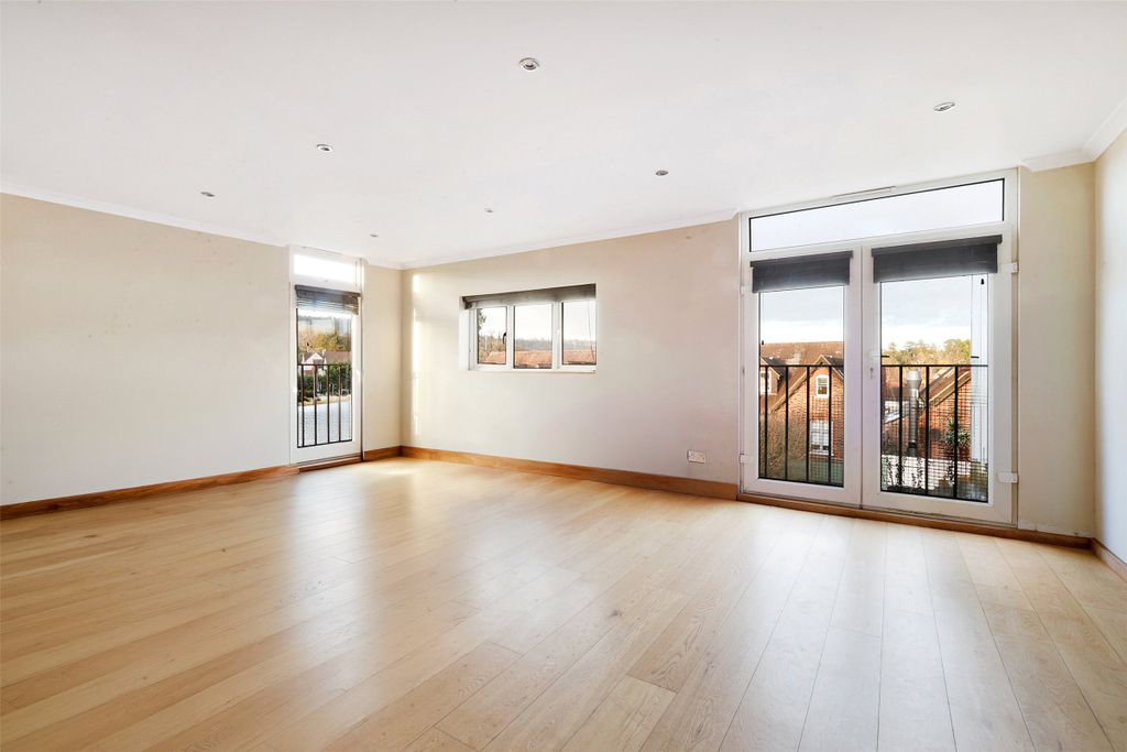 Property photo 3 of 8 Picture No. 02