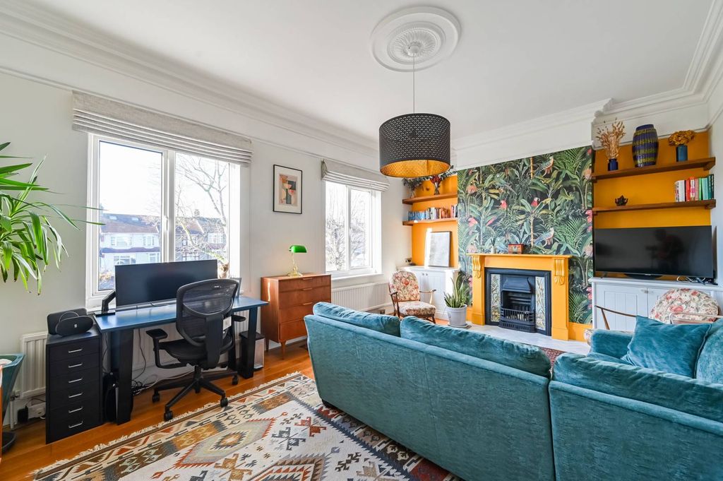 Property photo 2 of 19