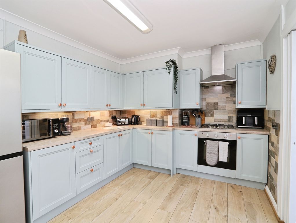 Property photo 3 of 24
