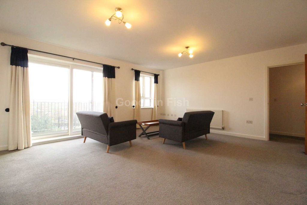 Property photo 2 of 9