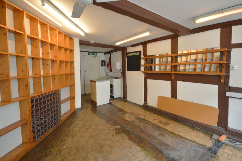 Property photo 2 of 12 Shop Area