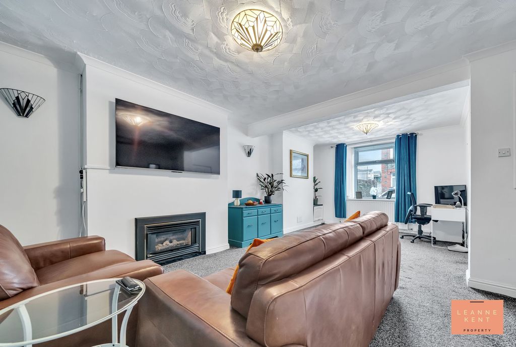 Property photo 2 of 28