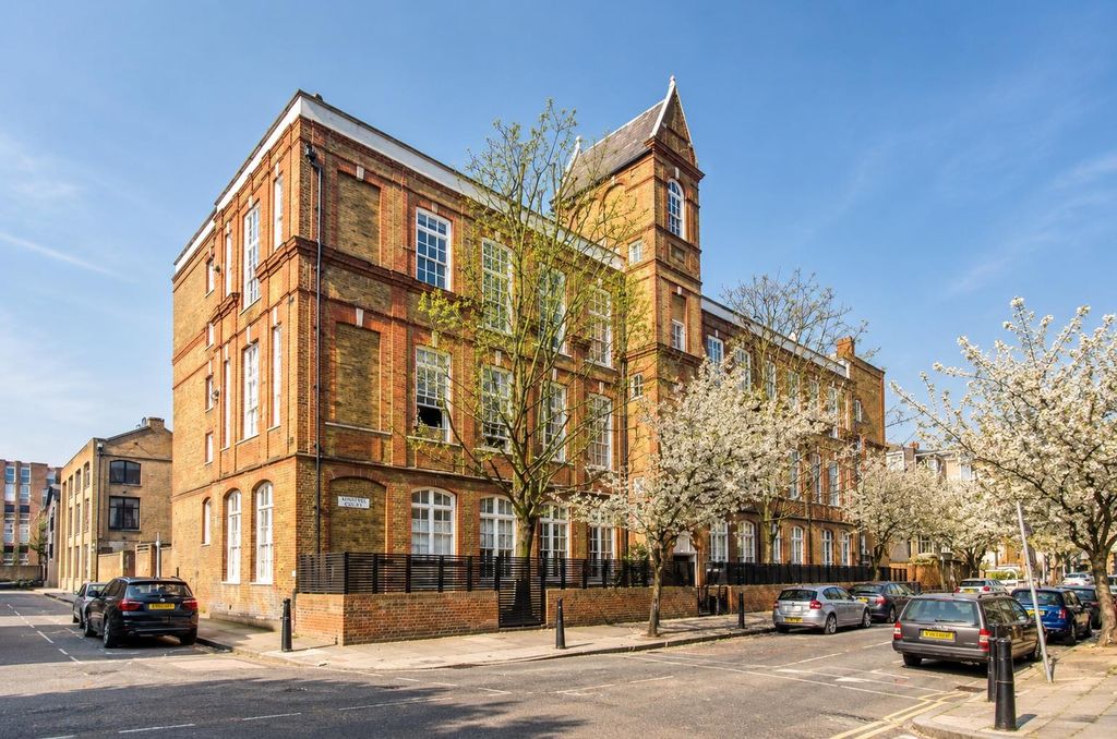 Property photo 3 of 16 Minstrel_Court_Exterior_Professional.Jpg