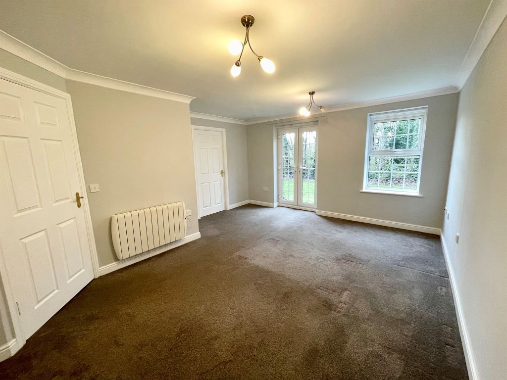 Property photo 2 of 6 Living Room